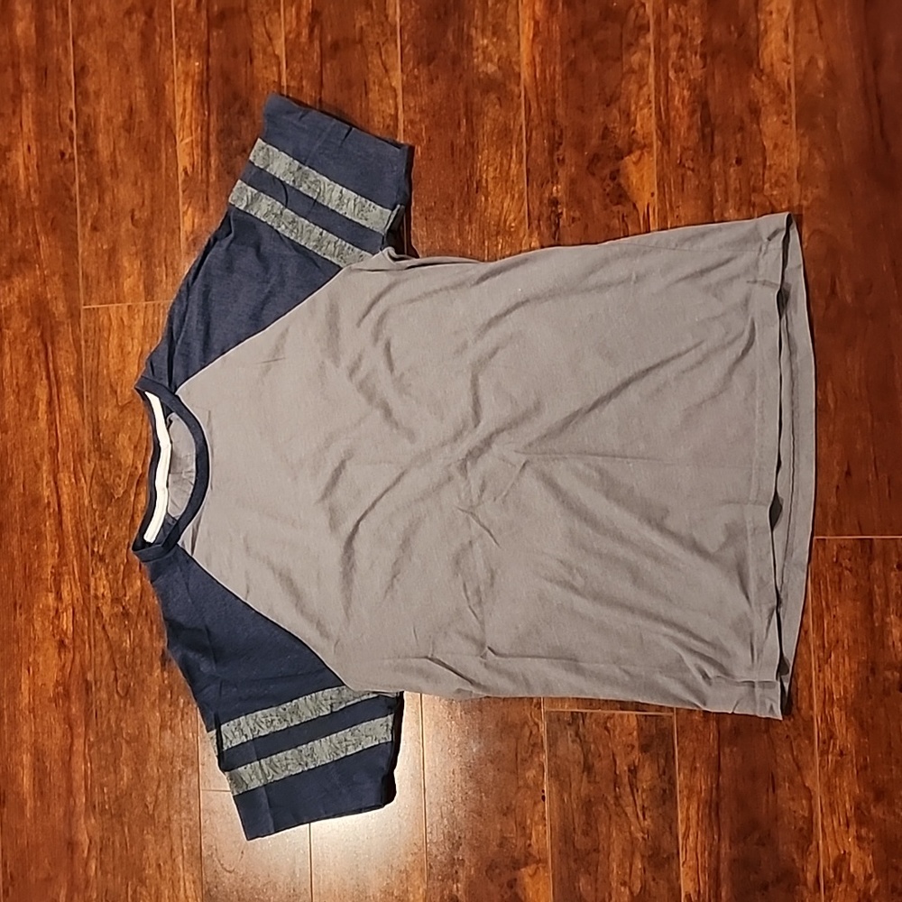 American Rag tee - Picture 1 of 3